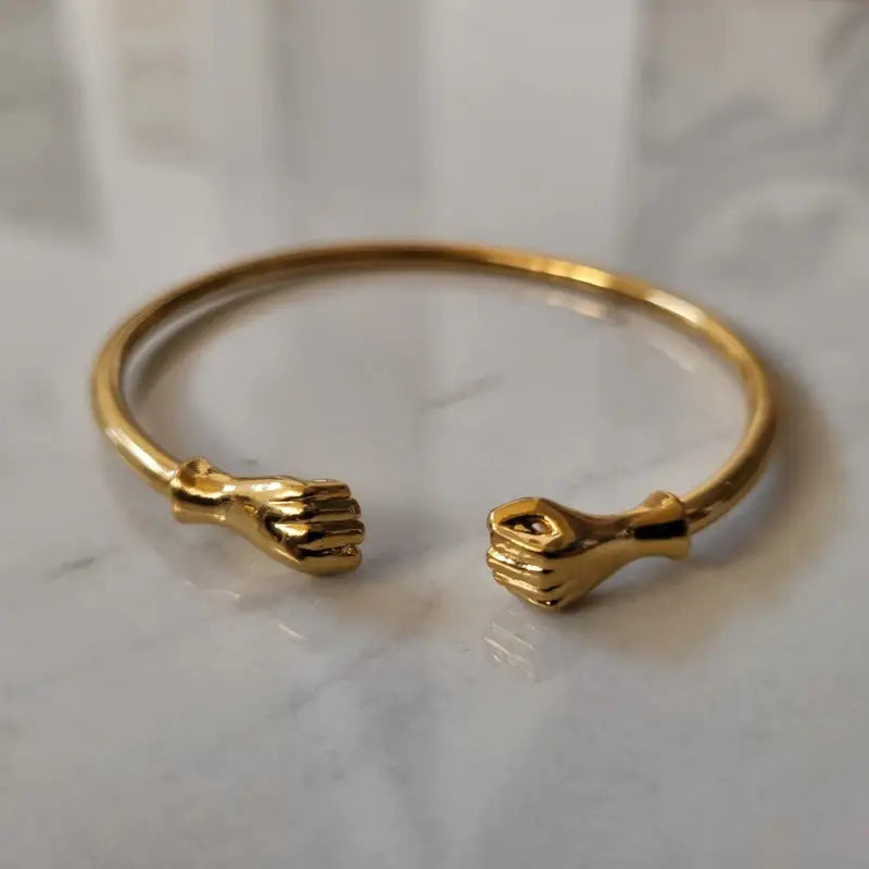 18k Gold Platted Power Fist Gold Bangle – Symbol of Strength, Unity & Freedom | Afro-Inspired Jewelry
